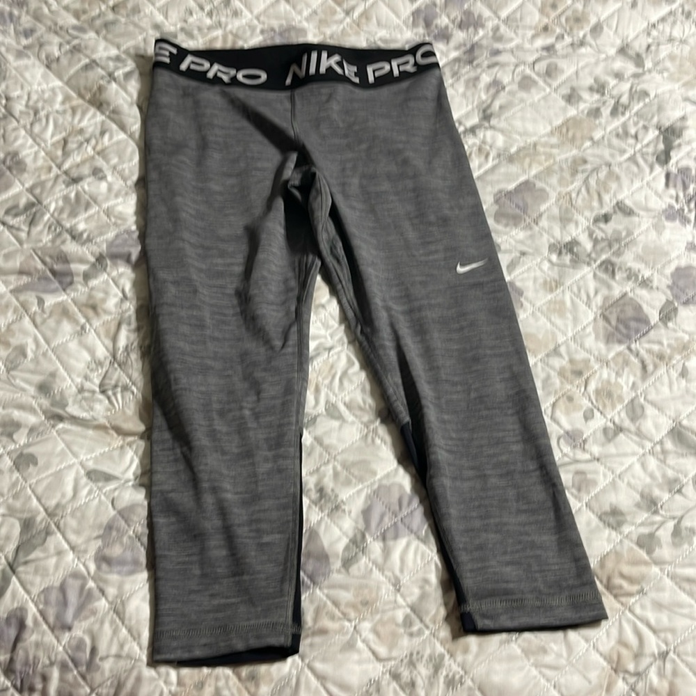 Nike Pro Capri pants L
